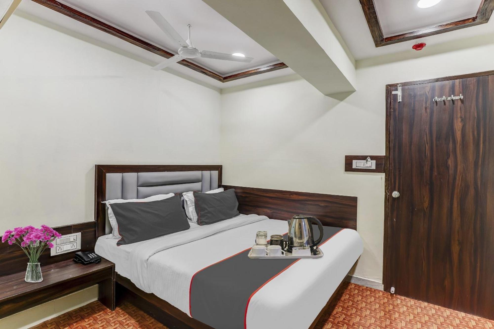 Hotel Collection O Laxmi Kuber Utrān Zewnętrze zdjęcie