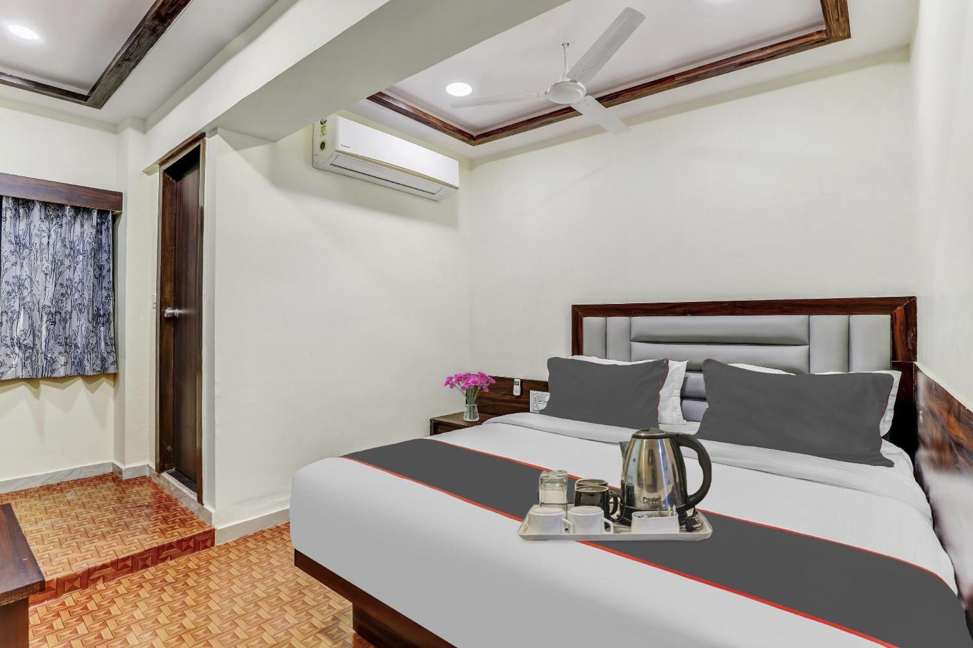 Hotel Collection O Laxmi Kuber Utrān Zewnętrze zdjęcie