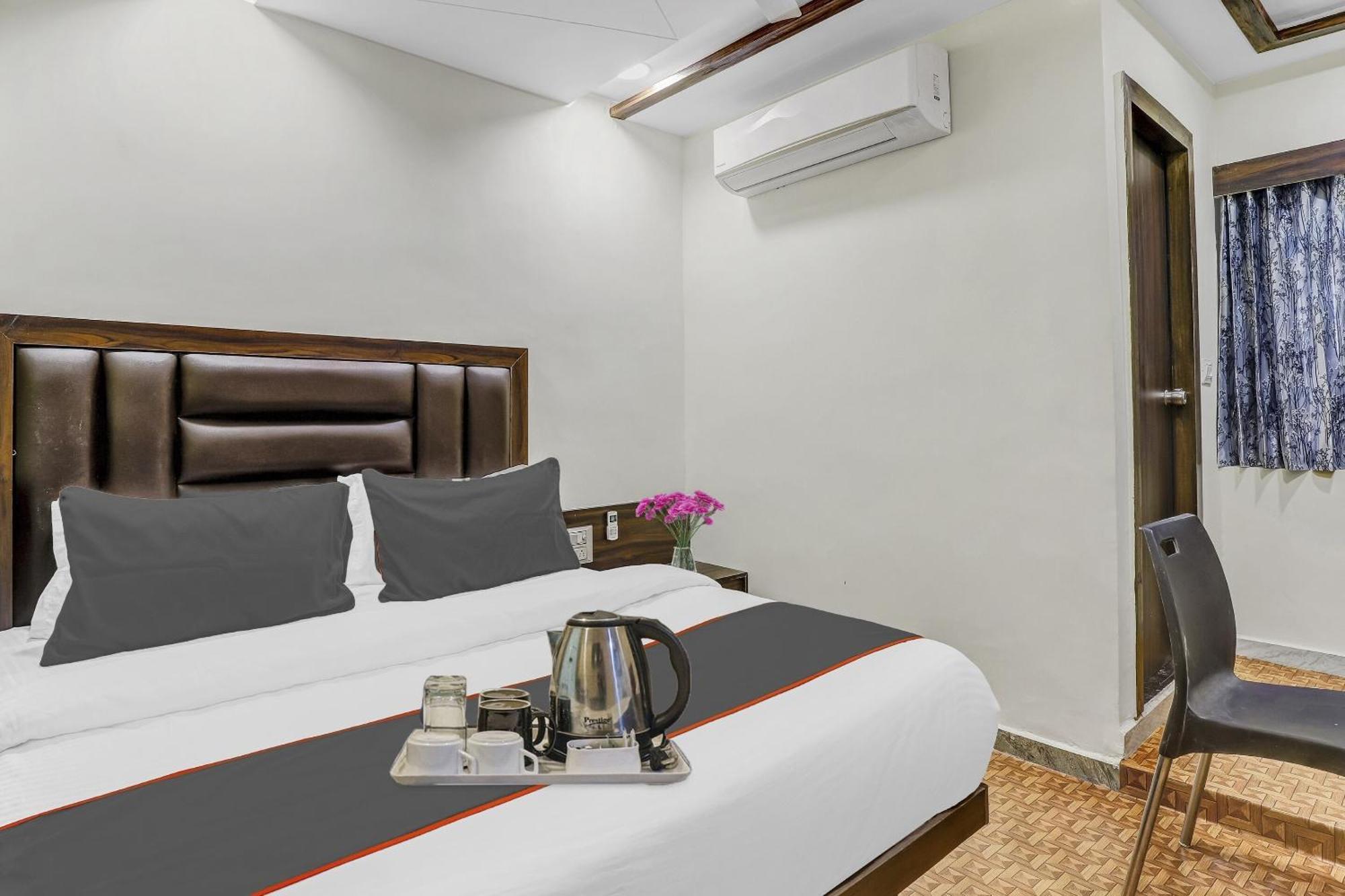 Hotel Collection O Laxmi Kuber Utrān Zewnętrze zdjęcie