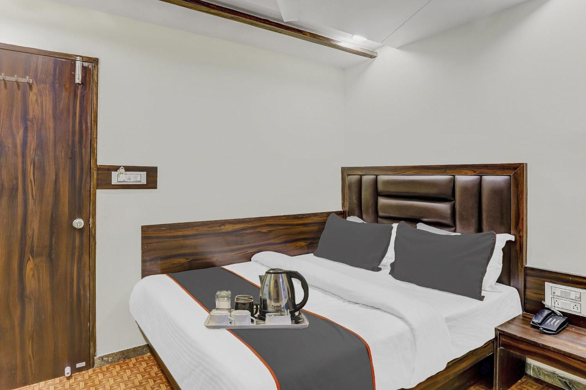 Hotel Collection O Laxmi Kuber Utrān Zewnętrze zdjęcie