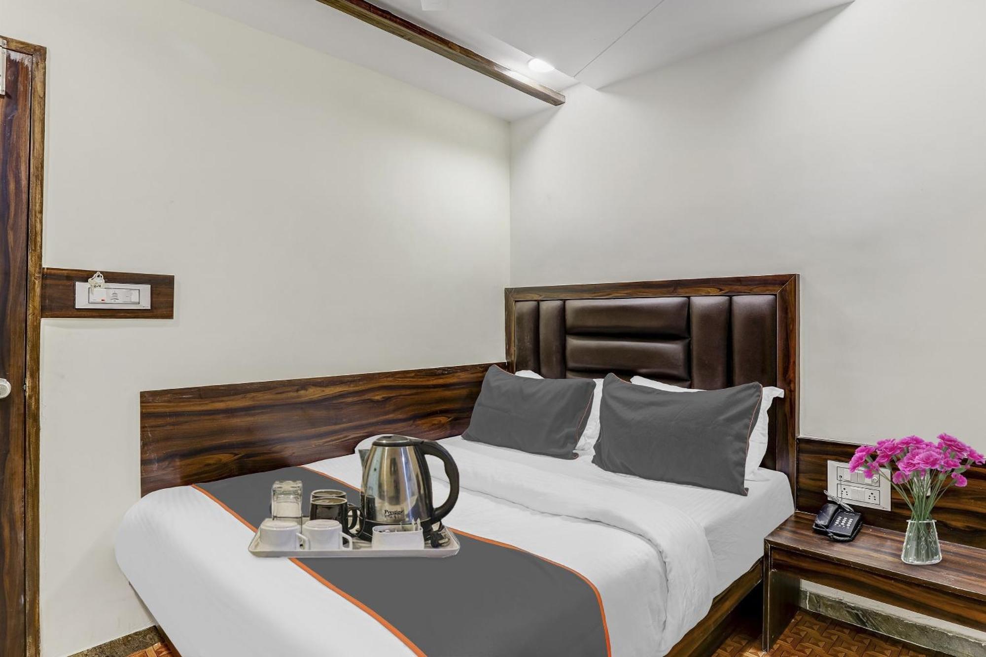 Hotel Collection O Laxmi Kuber Utrān Zewnętrze zdjęcie